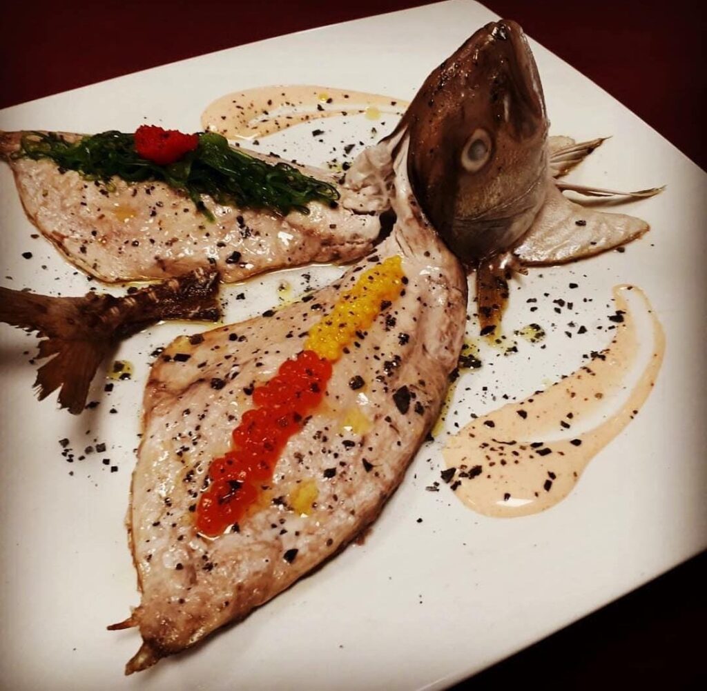plato de pescado asado desespinado